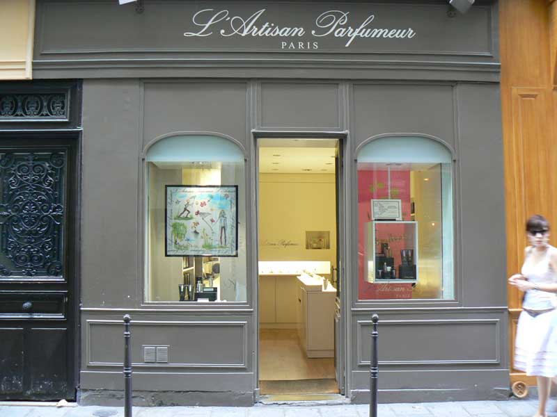 32 rue du bourg tibourg l'artisan parfumeur